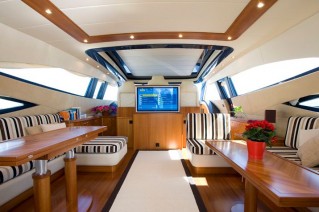 Yacht YUMI -  Salon